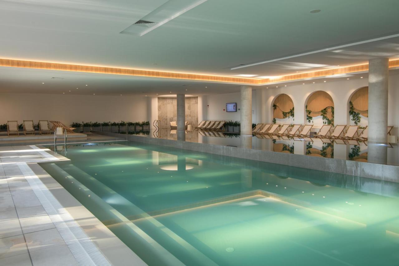 Ensana Aquahouse Hotel Saints Constantine and Helena Exterior photo The pool at the Four Seasons Hotel, London
