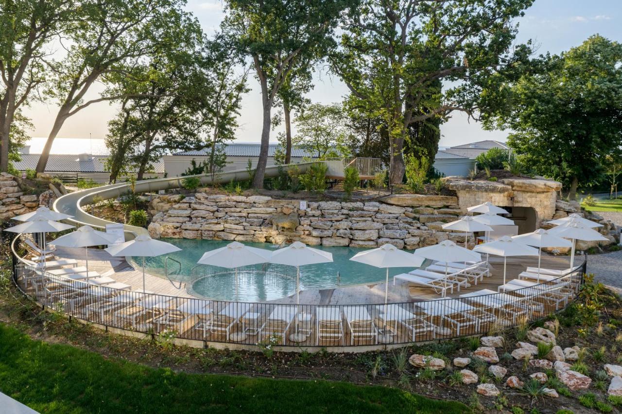 Ensana Aquahouse Hotel Saints Constantine and Helena Exterior photo The outdoor pool at the hotel