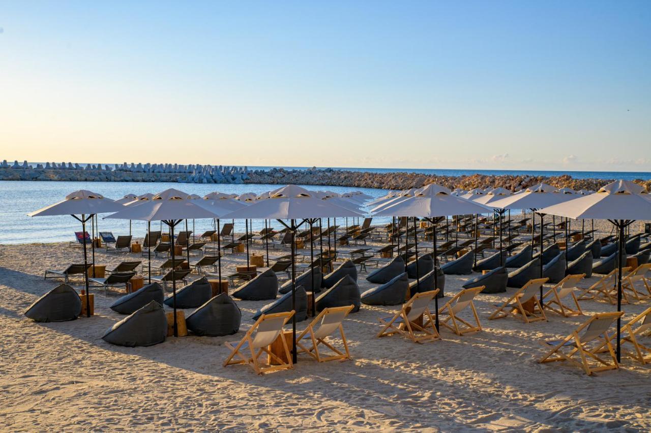 Ensana Aquahouse Hotel Saints Constantine and Helena Exterior photo Beach in Ashdod